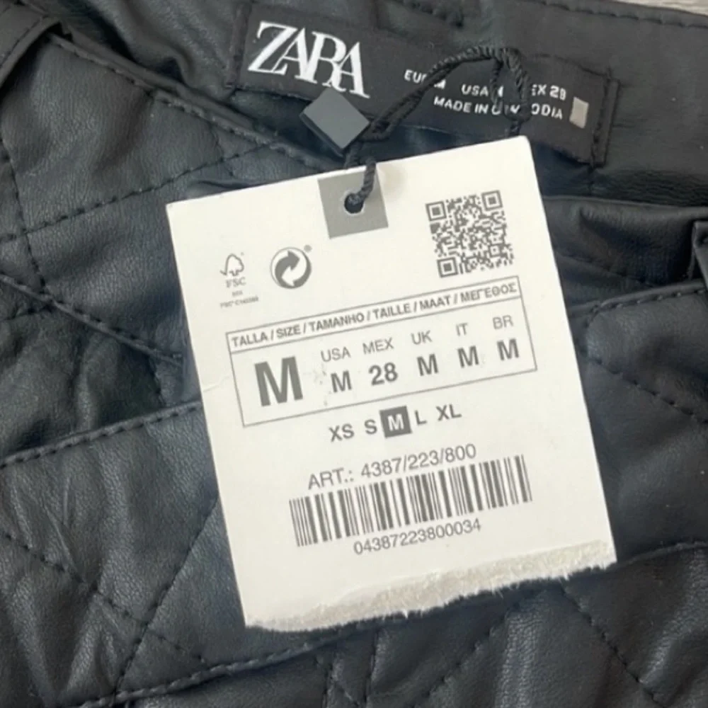 NWT Zara Faux Leather Quilted Belted Cropped Pants Size Medium - Picture 7 of 11